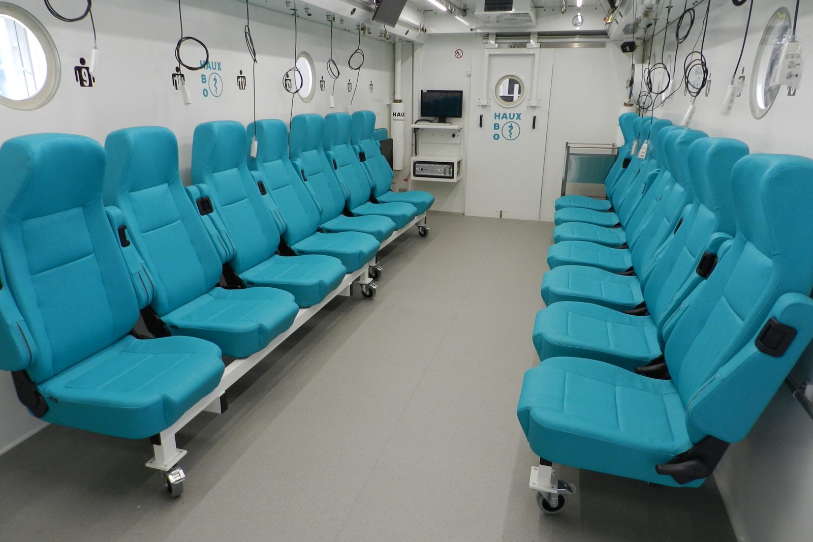 HAUX-LIFE-SUPPORT GmbH hyperbaric oxygen chamber